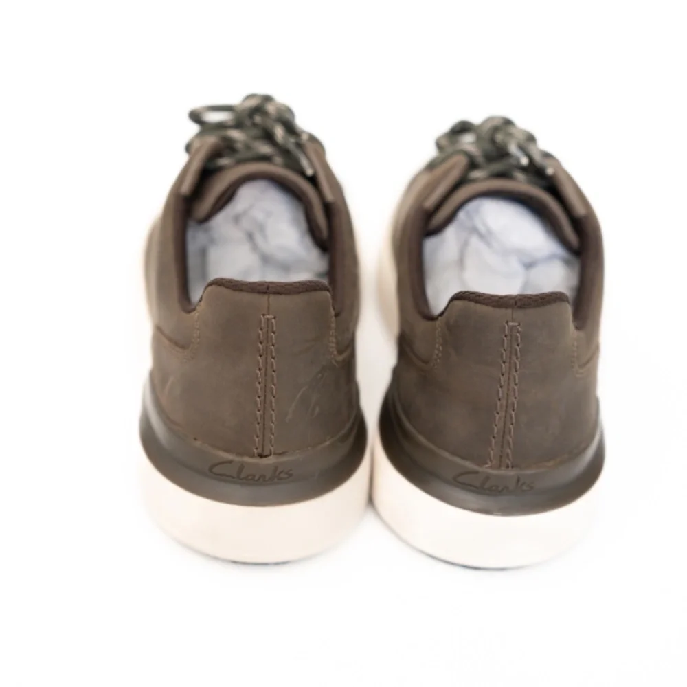 Clarks.‎ Men's Courtlite Lace Up Leather Casual Lace Shoe